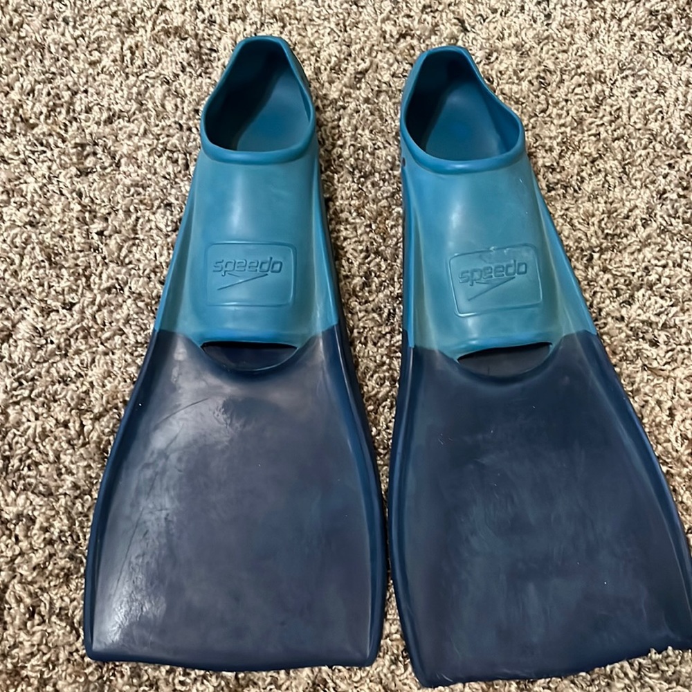 Speedo swim fins size XS (3-4)